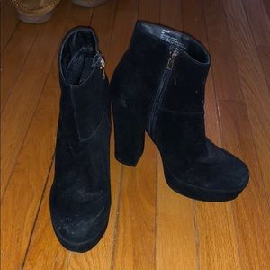 ‼️SOLD‼️🖤STEVE MADDEN🖤 Suede Platform Booties